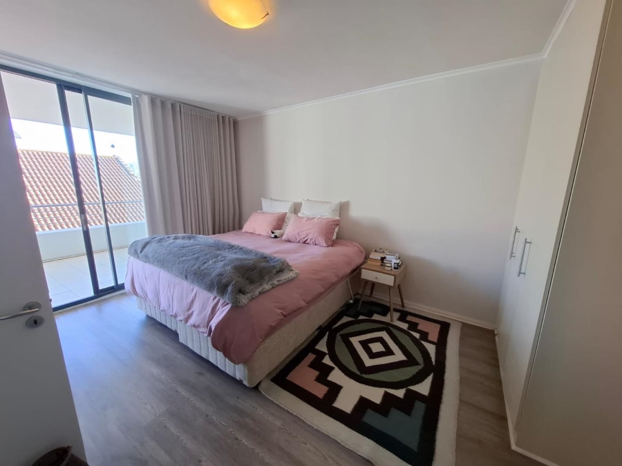2 Bedroom Property for Sale in Sea Point Western Cape